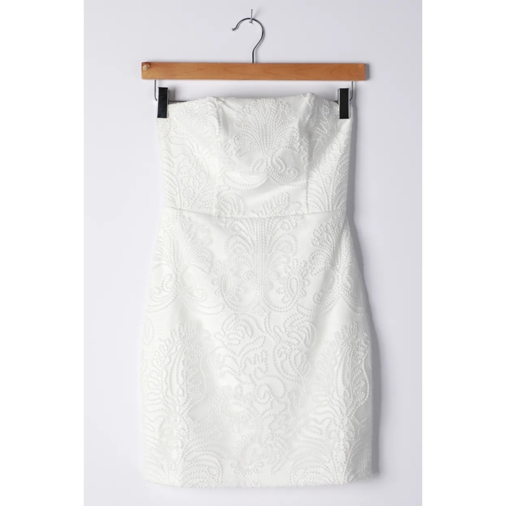 NWT Got Your Attention White Embroidered Strapless Bodycon Dress